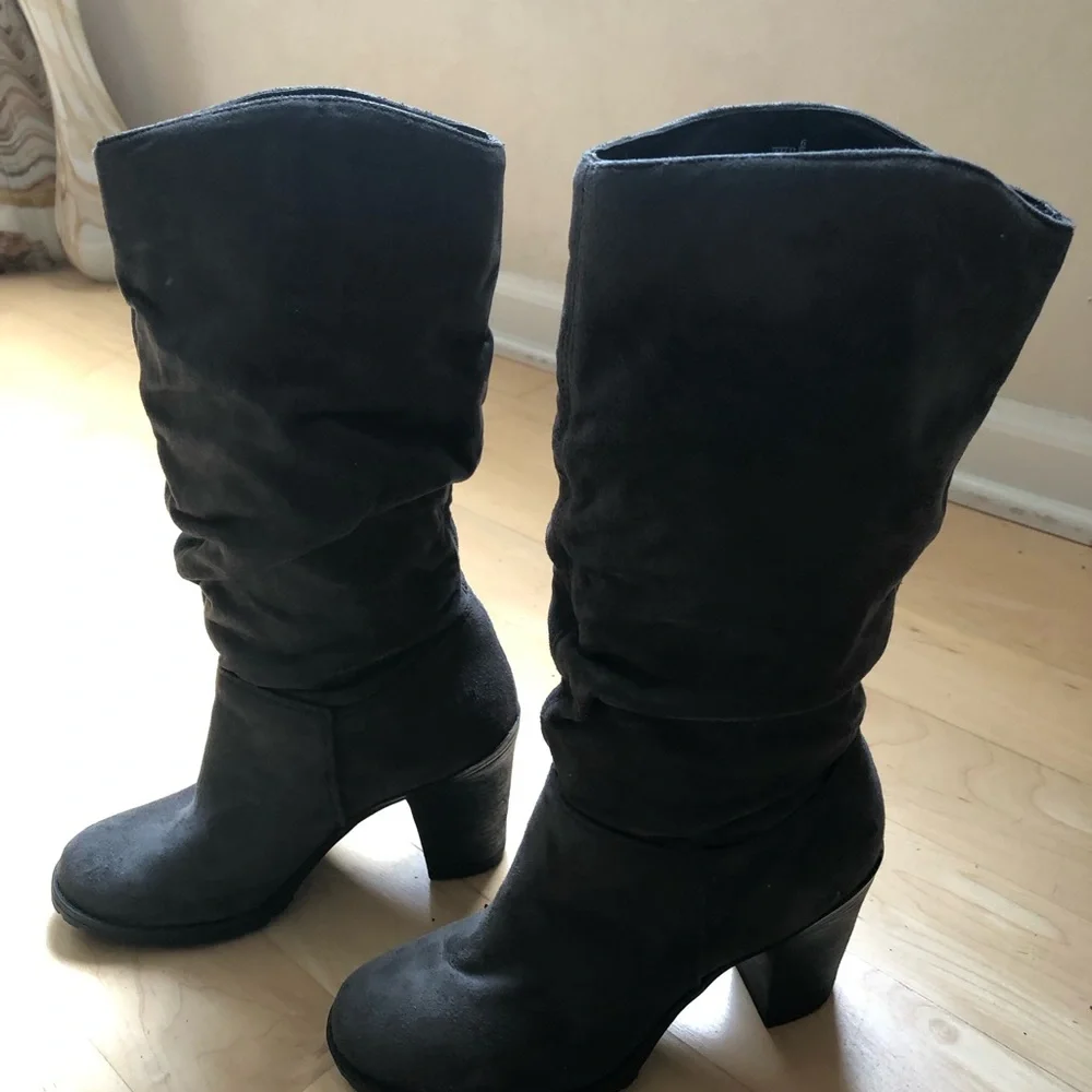 Merona Gray Suede Knee High Riding Boots accent Buckle Women’s US 6